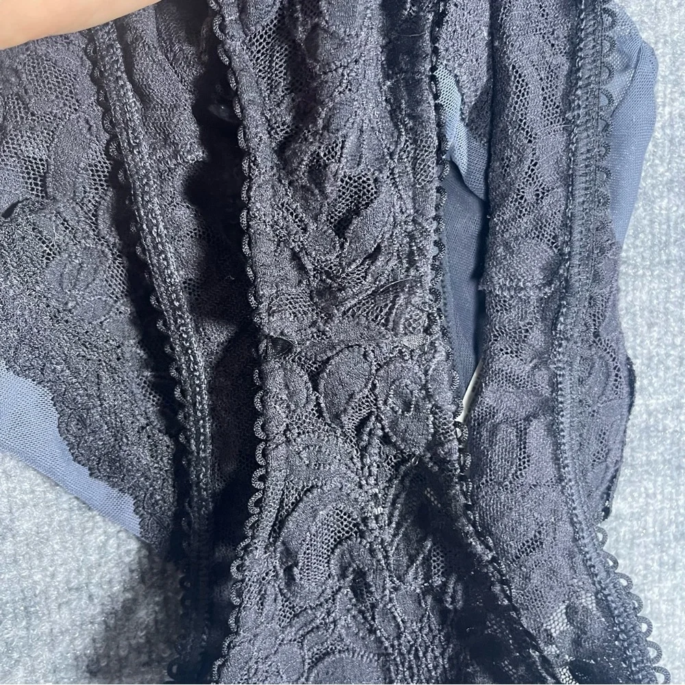Intimately Free People Women’s Large Black Lace Body Suit Open‎ Back Deep V Neck